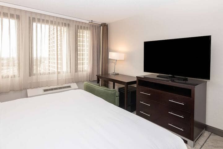 Room 28 of 53