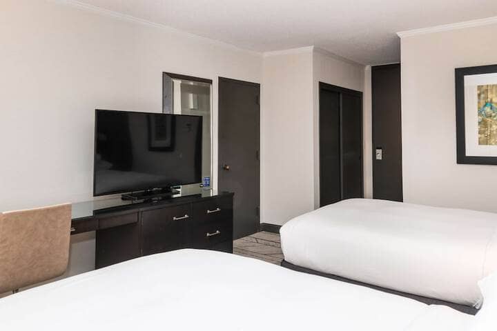 Room 25 of 53